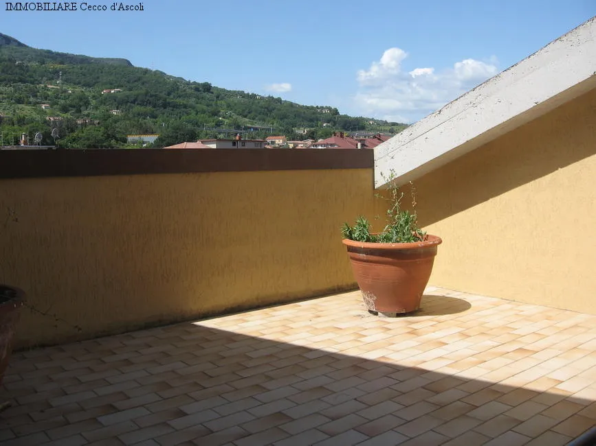 Appartamento con terrazzo in vendita a Ascoli Piceno, Porta Maggiore - foto 3