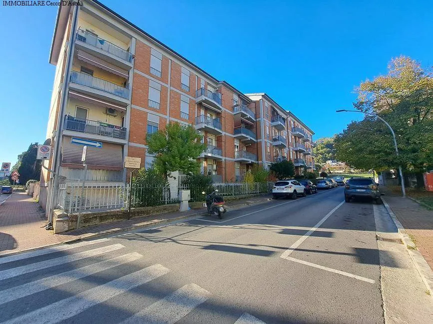 Appartamento in vendita a Ascoli Piceno, Borgo Solestà - foto 2