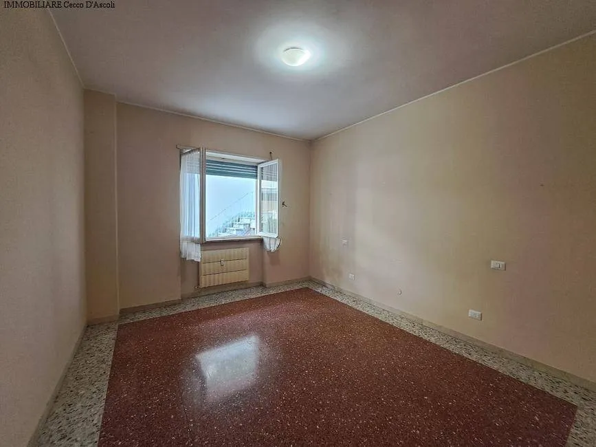 Appartamento con terrazzo in vendita a Ascoli Piceno, Piazzarola - foto 7