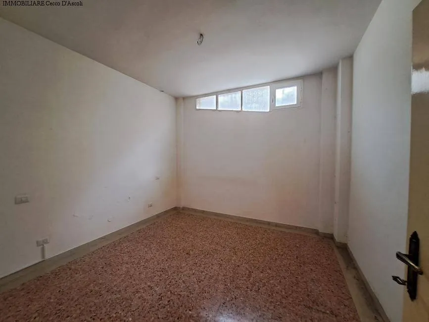 Appartamento con terrazzo in vendita a Ascoli Piceno, Piazzarola - foto 9