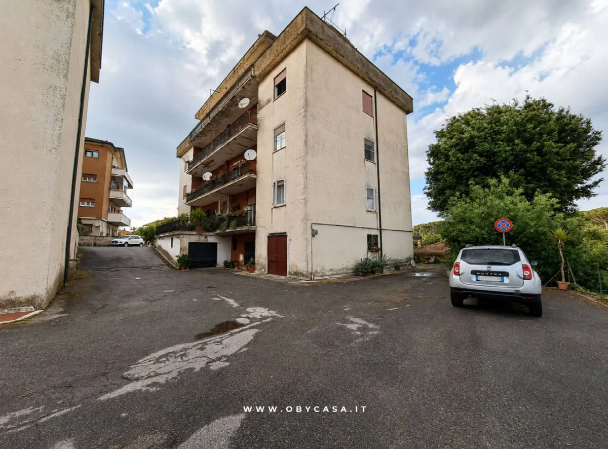 Appartamento 5 locali in vendita a Sutri - foto 1