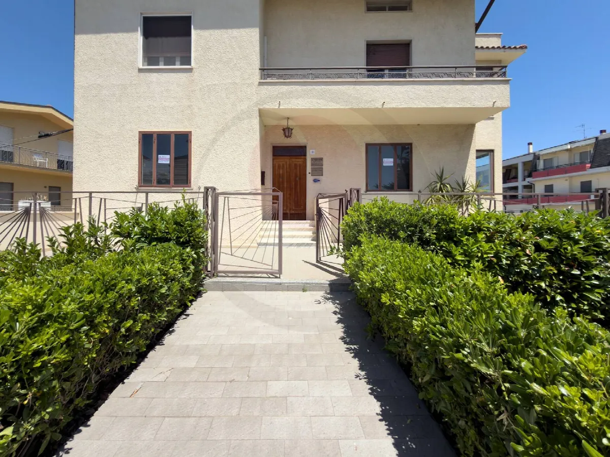 Appartamento con ingresso indipendente in vendita a Castel Frentano - foto 2