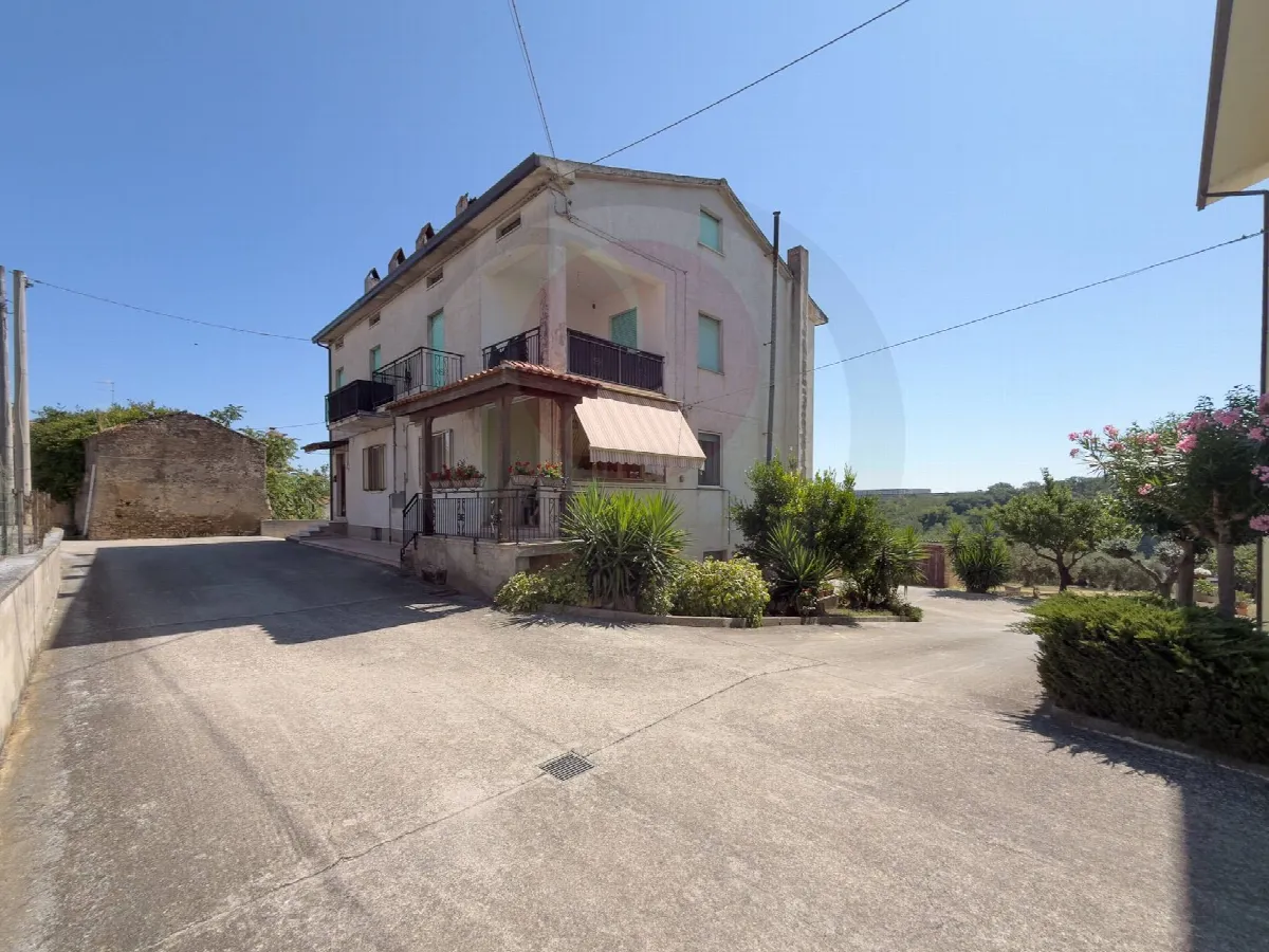Appartamento con ingresso indipendente in vendita a Lanciano - foto 2