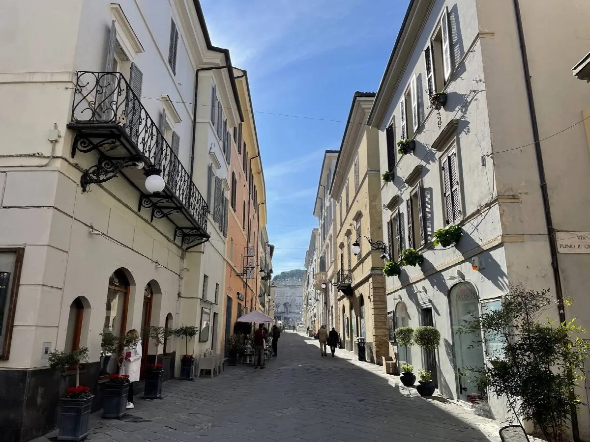 Appartamento in vendita a Spoleto, Spoleto - Centro - foto 1