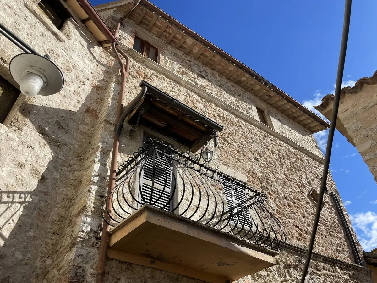 Appartamento indipendente in vendita a Cerreto di Spoleto, Triponzo - foto 3
