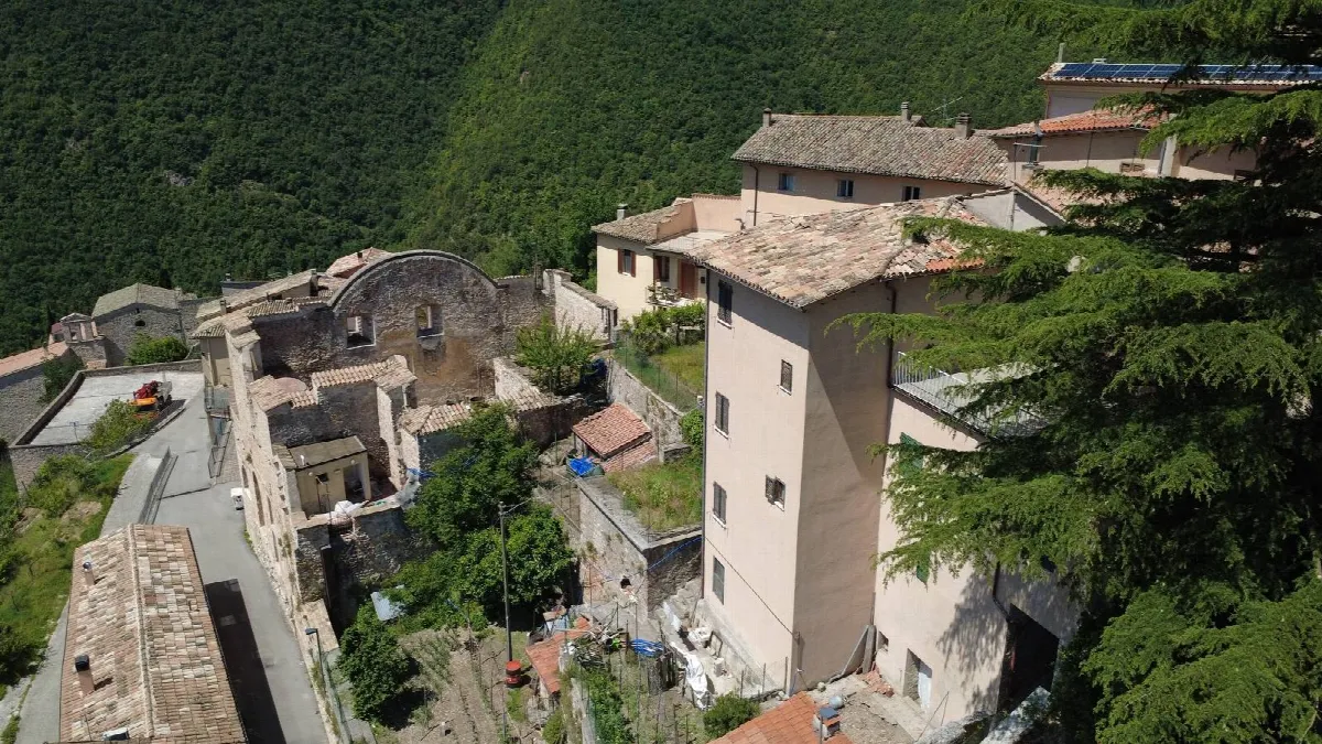 Appartamento indipendente in vendita a Cerreto di Spoleto, Cerreto di Spoleto - Centro - foto 3