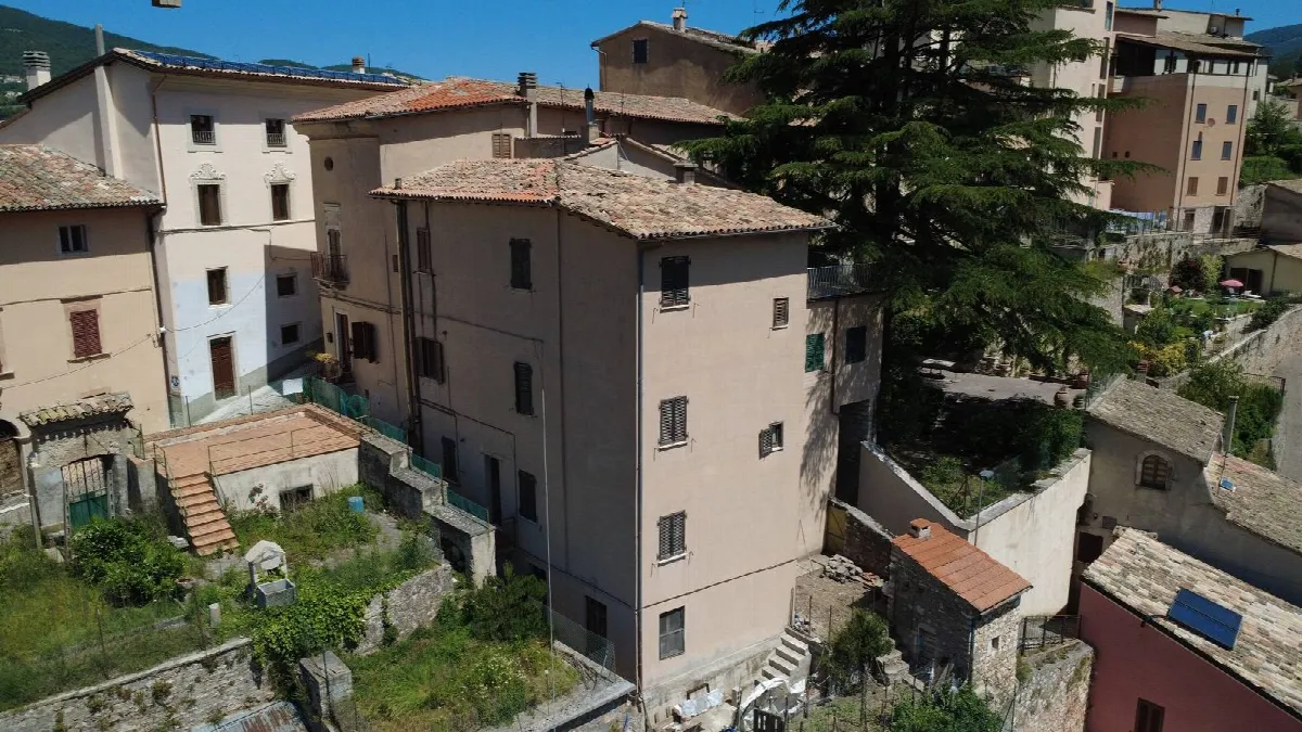 Appartamento indipendente in vendita a Cerreto di Spoleto, Cerreto di Spoleto - Centro - foto 4