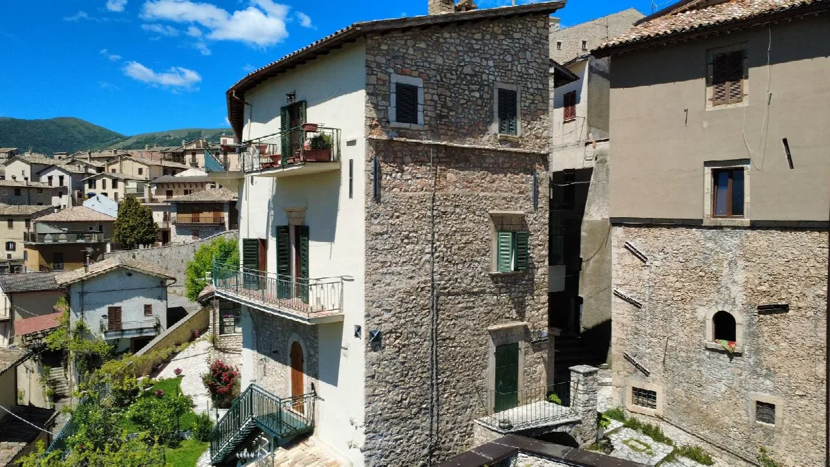 Appartamento indipendente in vendita a Monteleone di Spoleto, Monteleone di Spoleto - foto 2