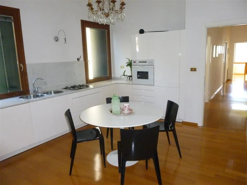 APPARTAMENTO in vendita a Treviso, CENTRO STORICO - foto 4