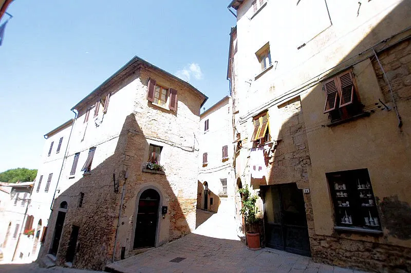Appartamento con vista panoramica in centro storico in vendita a Volterra - foto 9