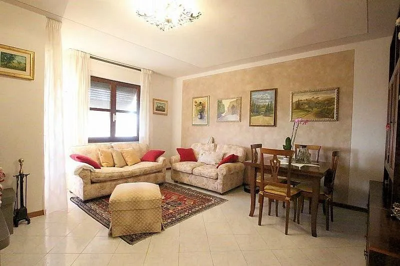 Appartamento luminoso con terrazze  garage e vista mare in vendita a Volterra - foto 1