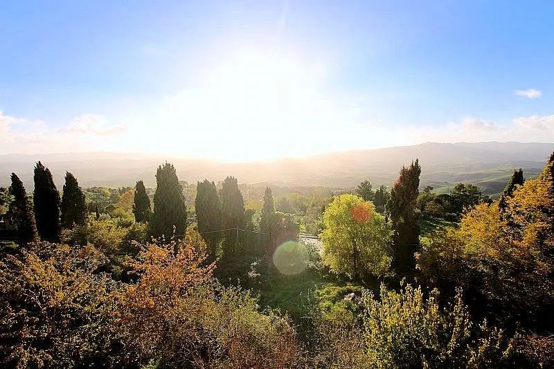 Appartamento luminoso con terrazze  garage e vista mare in vendita a Volterra - foto 2