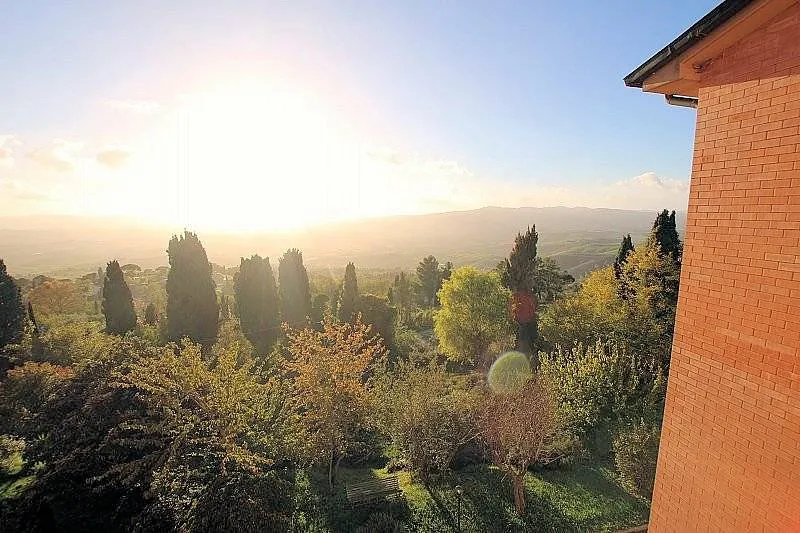Appartamento luminoso con terrazze  garage e vista mare in vendita a Volterra - foto 4