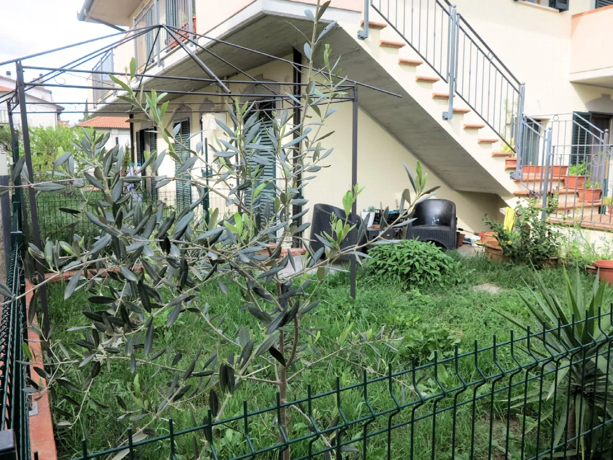 Appartamento al piano primo con giardino in vendita a Roccastrada, Ribolla - foto 2