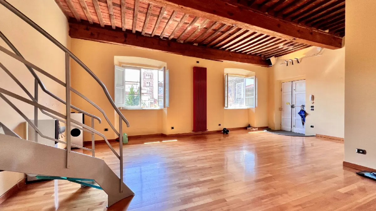 Appartamento in centro storico in vendita a Lucca, Centro storico - foto 1