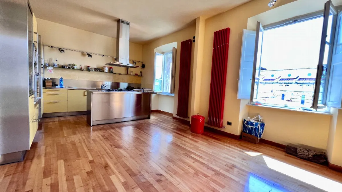 Appartamento in centro storico in vendita a Lucca, Centro storico - foto 6