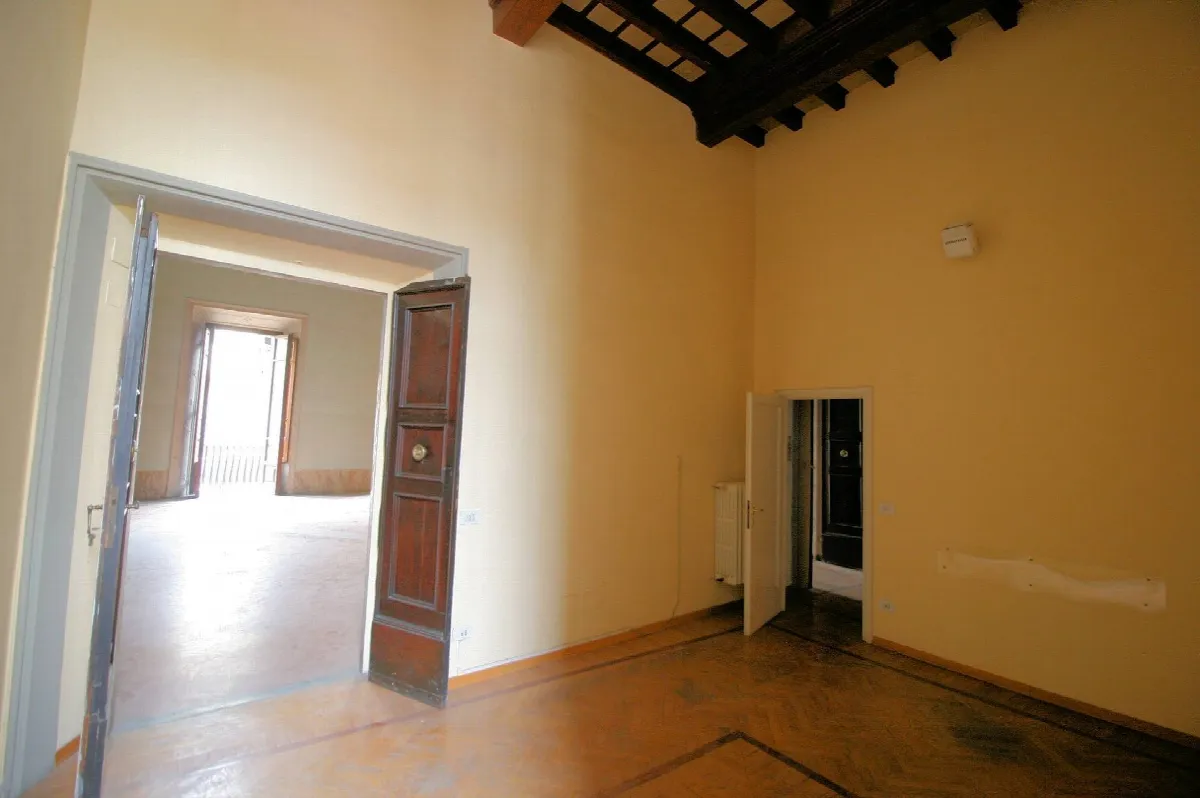 Appartamento di ampia superficie con salone affrescato in vendita a Pistoia, Centro storico - foto 10