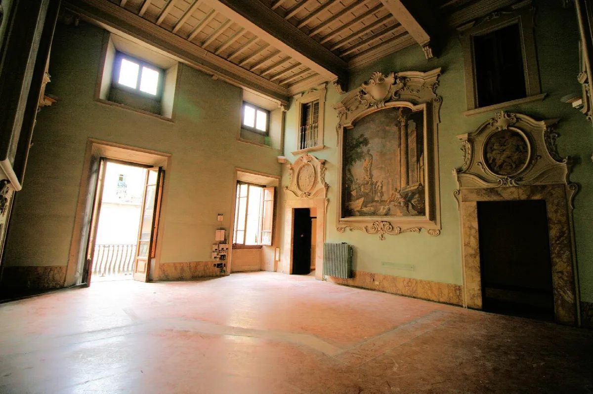 Appartamento di ampia superficie con salone affrescato in vendita a Pistoia, Centro storico - foto 4