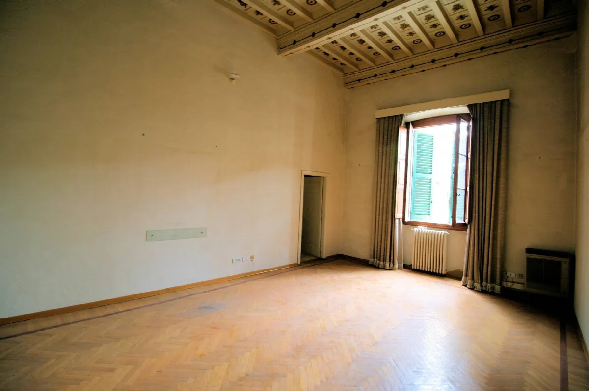 Appartamento di ampia superficie con salone affrescato in vendita a Pistoia, Centro storico - foto 8