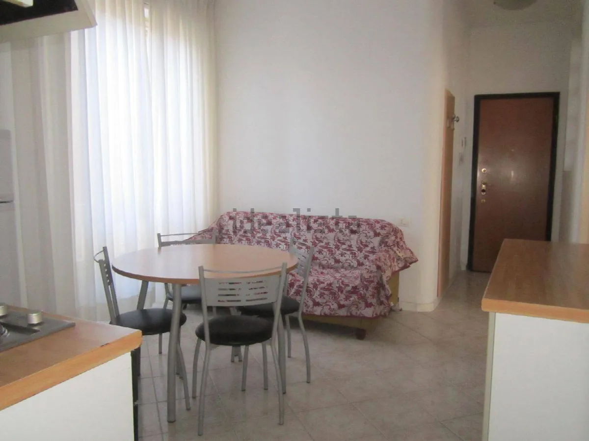Appartamento al piano terzo con ascensore e cantina in zona centrale in vendita a Pistoia, Centrale - foto 1