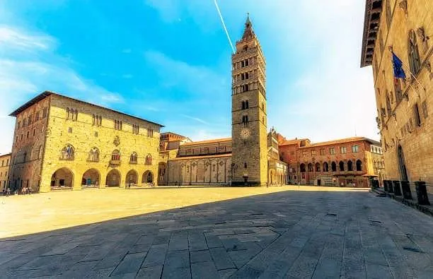 Appartamento signorile di ampia superficie in centro città con ascensore in vendita a Pistoia, Centrale - foto 1