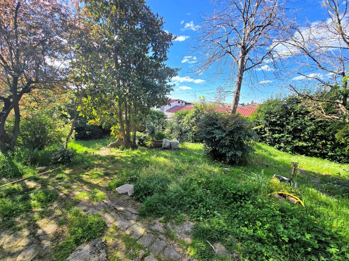 Porzione di villa al piano primo con ampia terrazza in vendita a Camaiore, Capezzano Pianore - foto 3