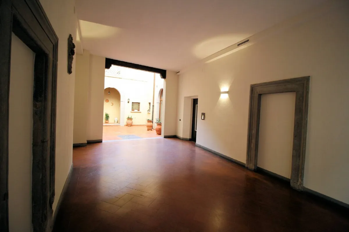 Appartamento al piano secondo con ascensore in centro storico in vendita a Pistoia, Centro storico - foto 9