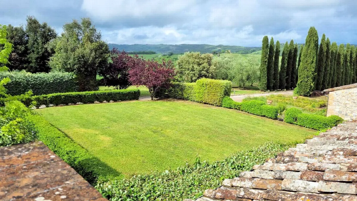 Appartamento in antico borgo ristrutturato con piscina in vendita a Volterra - foto 2