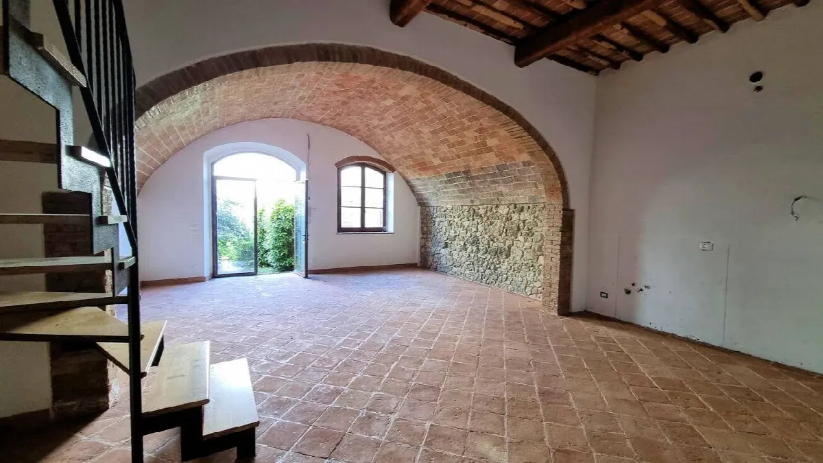 Appartamento in antico borgo ristrutturato con piscina in vendita a Volterra - foto 6