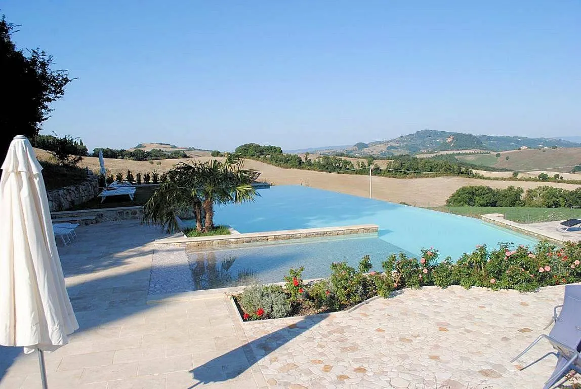 Appartamento con giardino  in antico borgo ristrutturato con piscina in vendita a Volterra - foto 2
