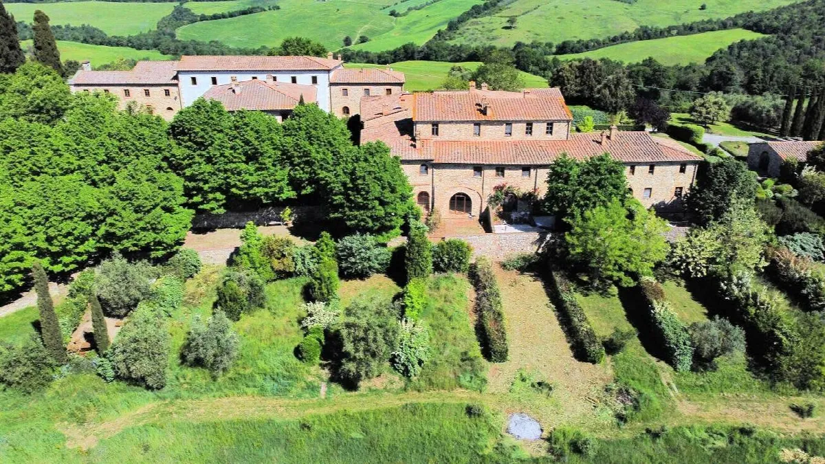 Appartamento con giardino  in antico borgo ristrutturato con piscina in vendita a Volterra - foto 6