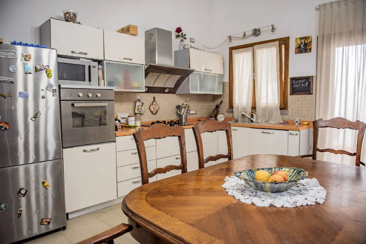 Appartamento di ampia superficie con entrata indipendente disposto al piano terra e primo  in vendita a San Vincenzo - foto 10