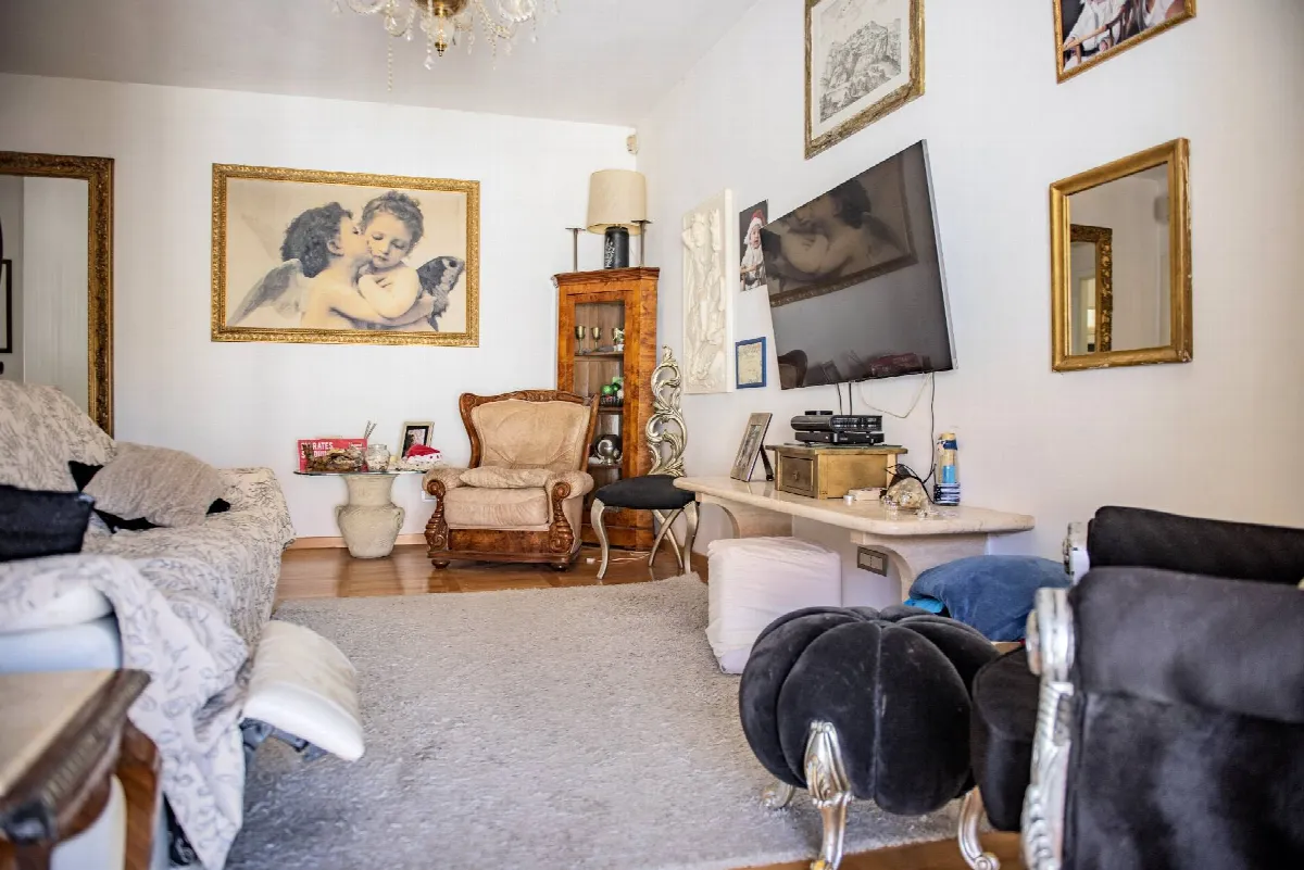 Appartamento di ampia superficie con entrata indipendente disposto al piano terra e primo  in vendita a San Vincenzo - foto 3