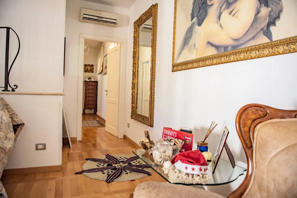 Appartamento di ampia superficie con entrata indipendente disposto al piano terra e primo  in vendita a San Vincenzo - foto 4
