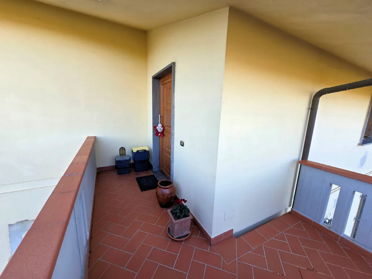 Appartamento posto al piano primo di villetta bifamiliare con garage e giardino in vendita a Buggiano, Borgo a Buggiano - foto 10