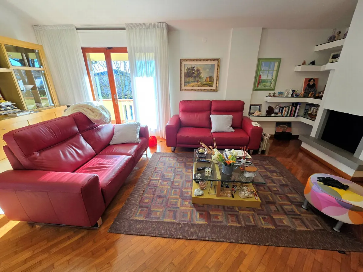 Appartamento posto al piano primo di villetta bifamiliare con garage e giardino in vendita a Buggiano, Borgo a Buggiano - foto 3