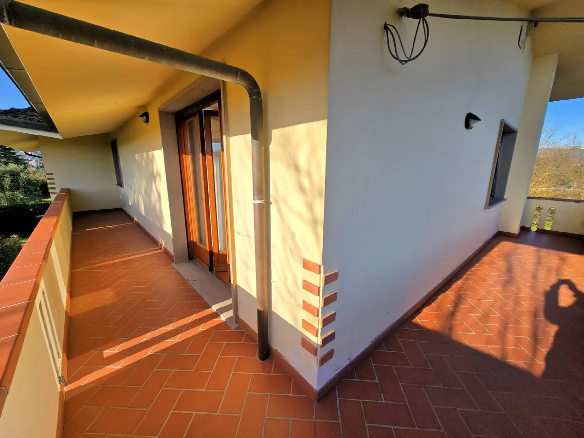Appartamento posto al piano primo di villetta bifamiliare con garage e giardino in vendita a Buggiano, Borgo a Buggiano - foto 9