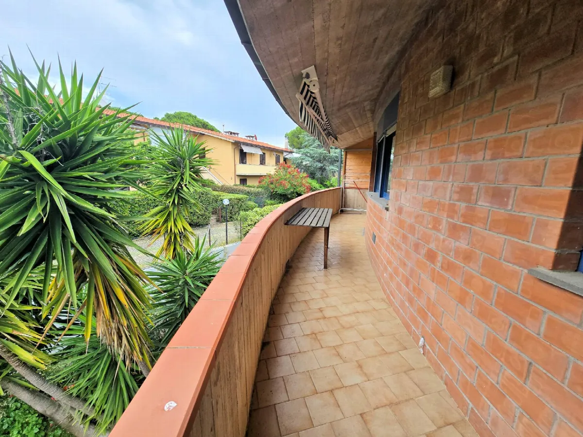 Appartamento al piano primo con ascensore in complesso residenziale con piscina in vendita a Rosignano Marittimo, Castiglioncello - foto 3