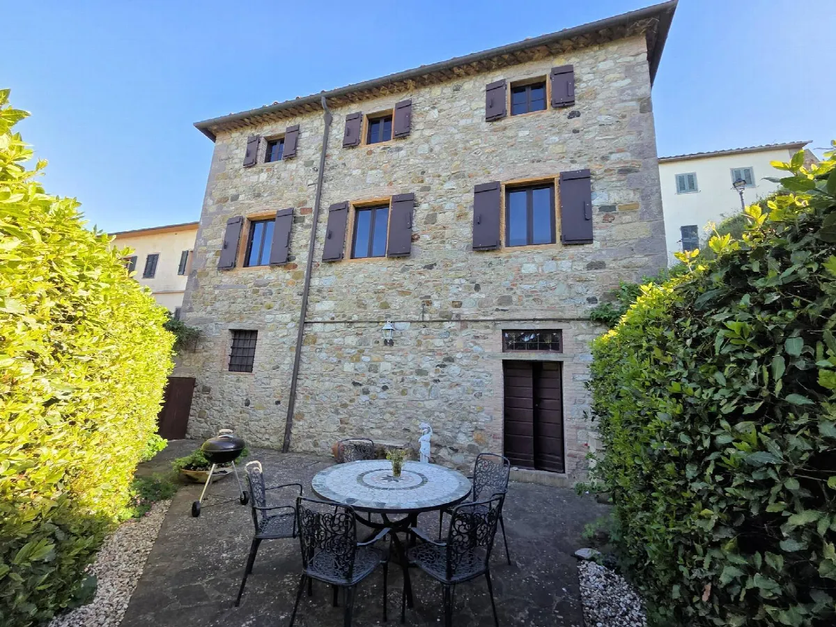 Appartamento al piano primo con giardino in vendita a Lajatico, Orciatico - foto 4