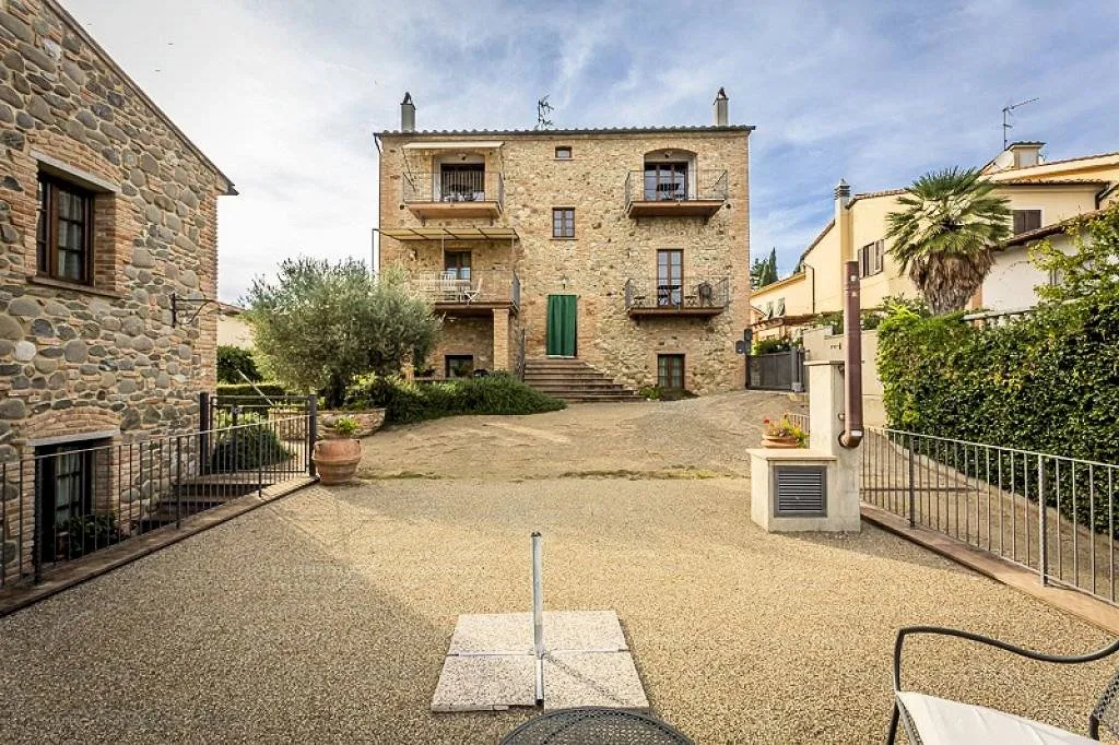 Appartamento al piano secondo di complesso residenziale con piscina in vendita a Lajatico - foto 3