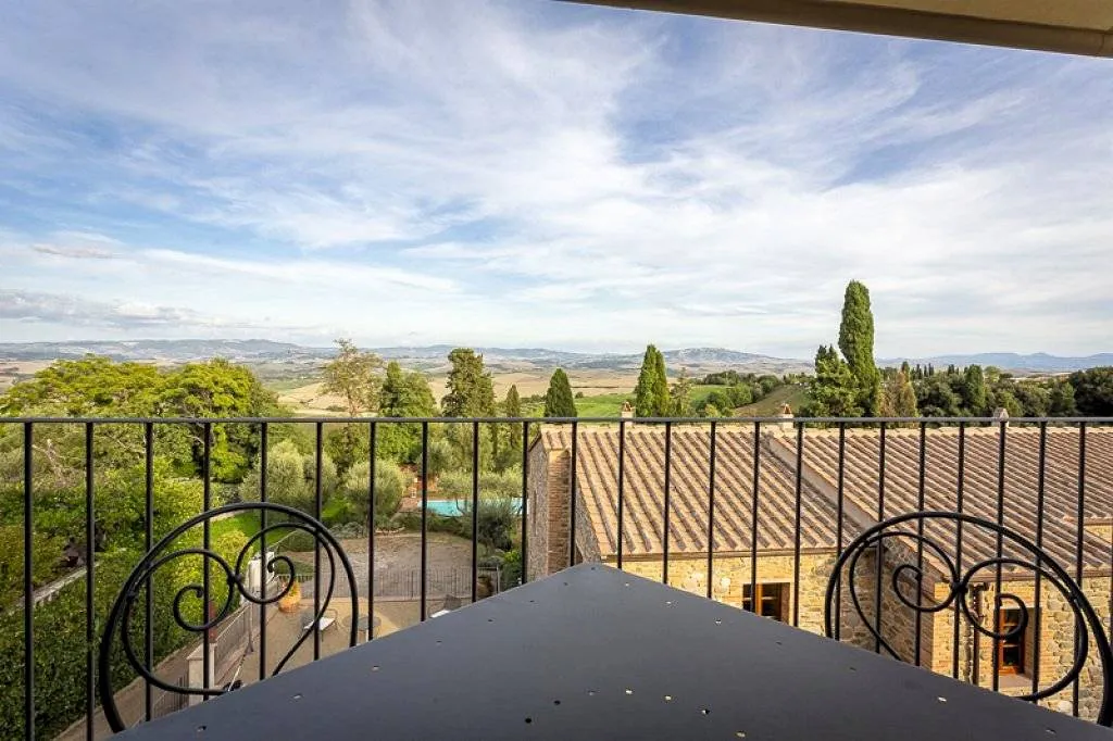 Appartamento al piano secondo di complesso residenziale con piscina in vendita a Lajatico - foto 4