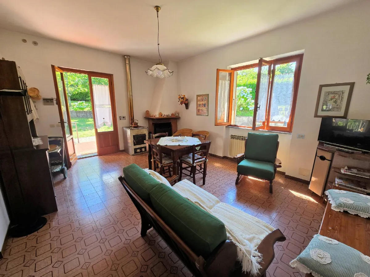 Appartamento al piano primo in bifamiliare con giardino in vendita a Marliana - foto 8