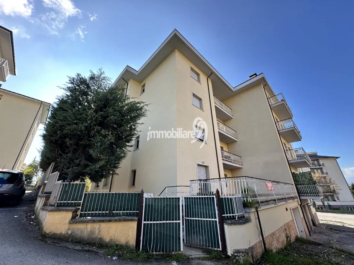 Appartamento in vendita a L'Aquila, Piazza d'Armi - foto 2