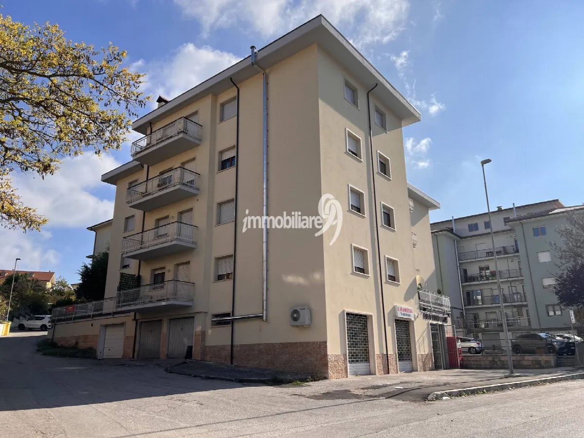 Appartamento in vendita a L'Aquila, Piazza d'Armi - foto 5