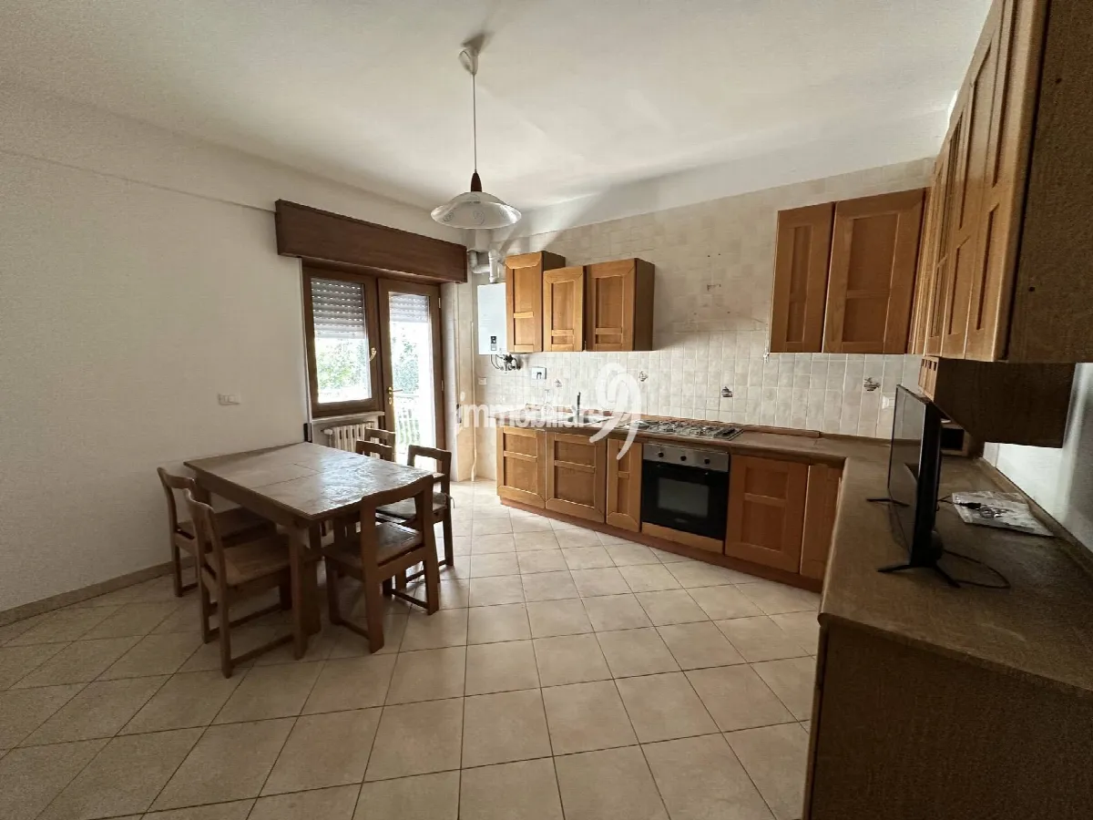 Appartamento in vendita a L'Aquila, Piazza d'Armi - foto 6