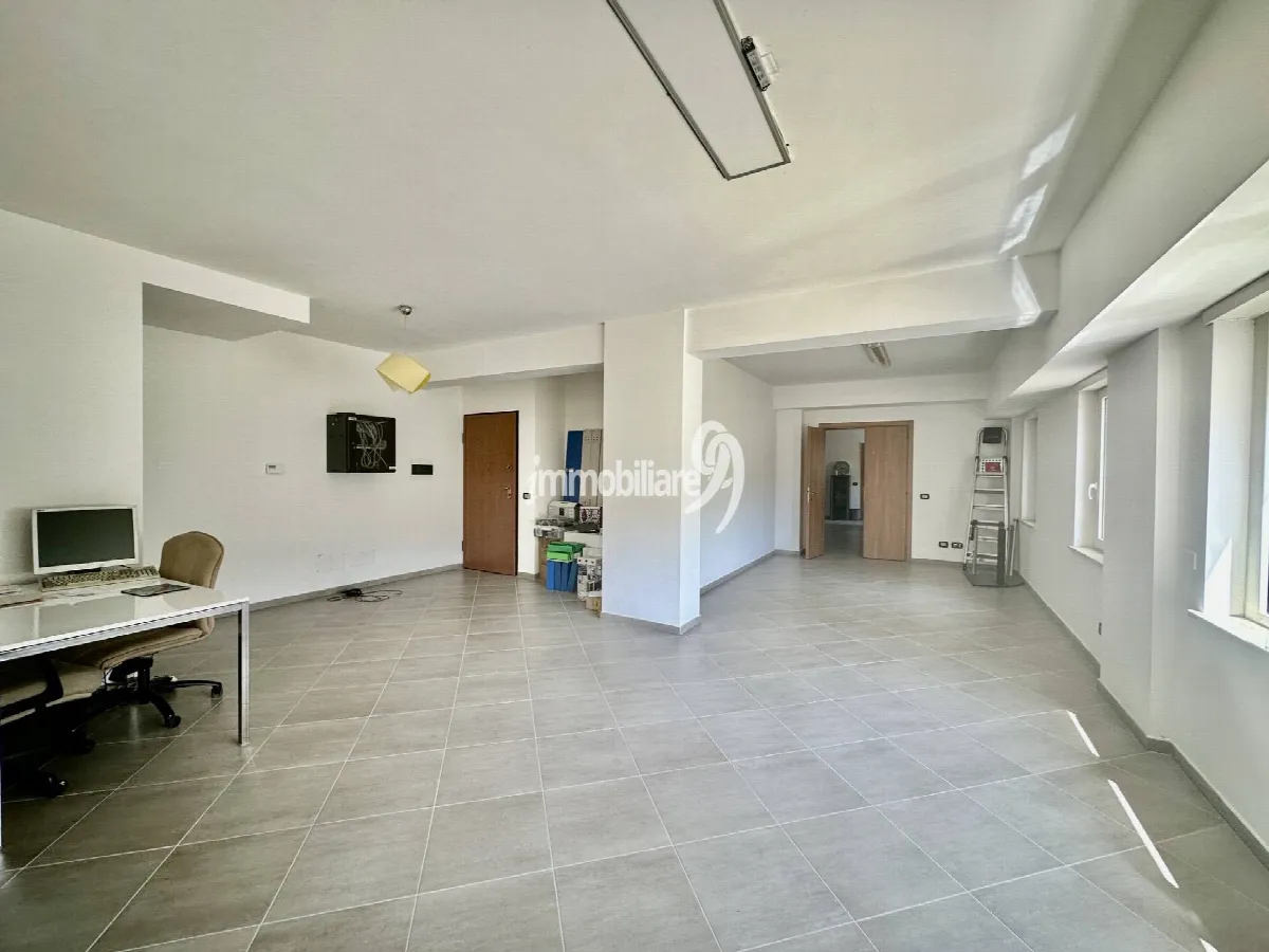 Appartamento in vendita a L'Aquila, Collemaggio - foto 5