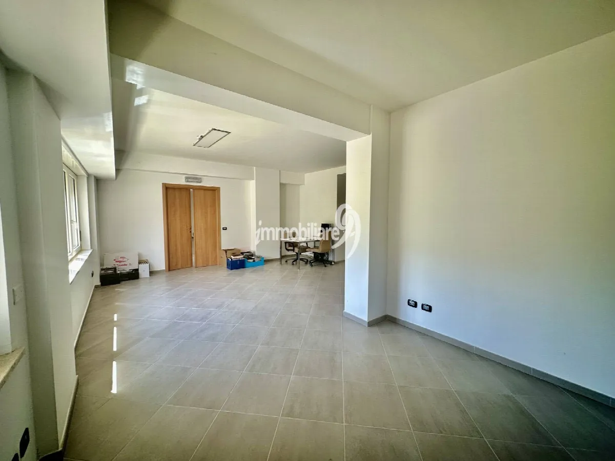 Appartamento in vendita a L'Aquila, Collemaggio - foto 9