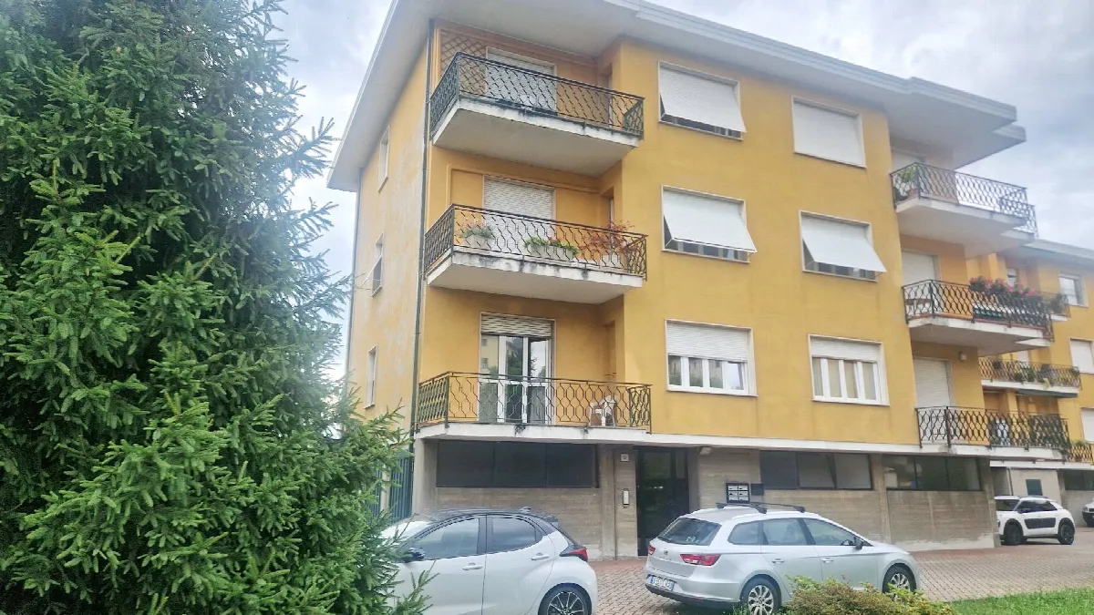 Appartamento in vendita a Como, Muggi&amp;ograve; - foto 1