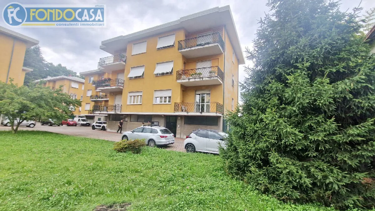 Appartamento in vendita a Como, Muggi&amp;ograve; - foto 2
