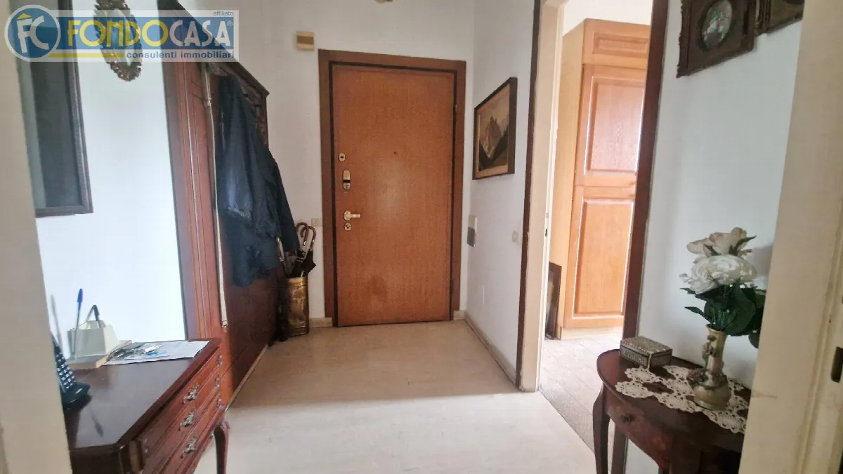 Appartamento in vendita a Como, Muggi&amp;ograve; - foto 3